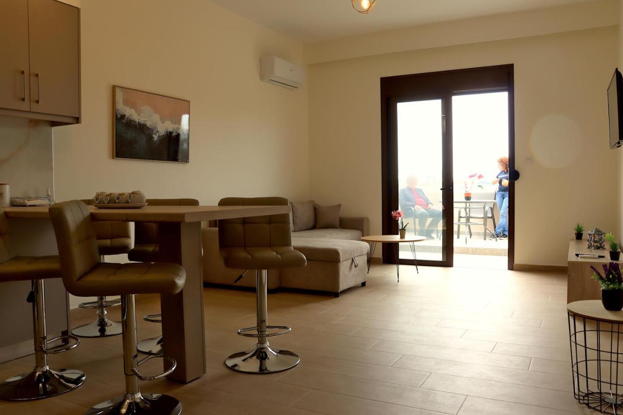 Sea Breeze Apartment Haraki Exterior photo