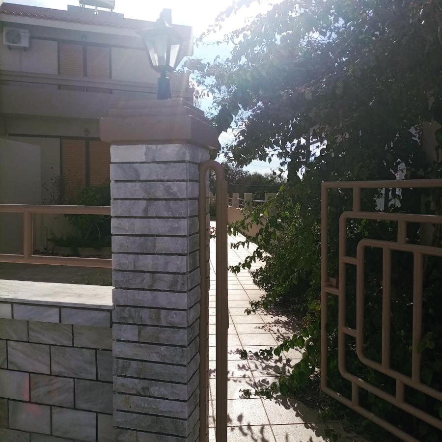 Sea Breeze Apartment Haraki Exterior photo